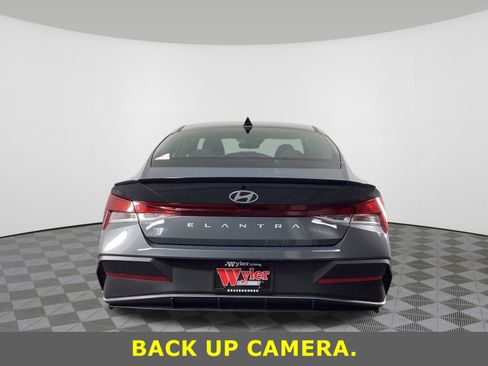 Certified 2025 Hyundai Elantra Sport image 7