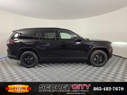 New 2026 Jeep Grand Cherokee L 4WD image 8