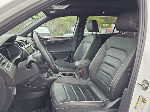 Used 2023 Volkswagen Tiguan SEL R-Line image 15