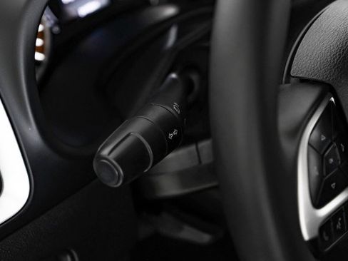 Used 2019 Jeep Renegade Latitude w/ Popular Equipment Group image 15