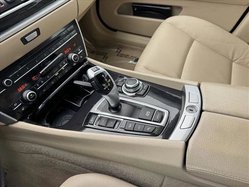Used 2013 BMW 535i Gran Turismo xDrive image 15