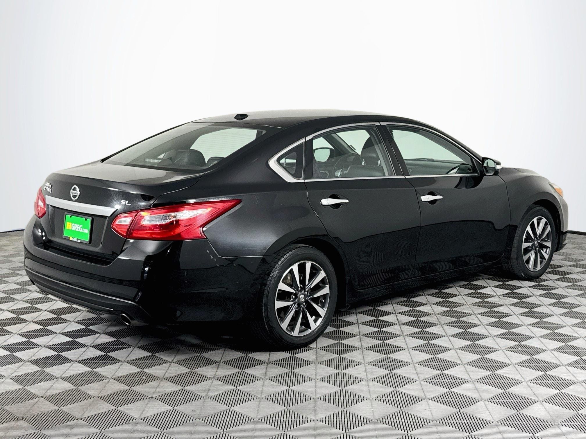 Used 2017 Nissan Altima 2.5 SL FWD image 8