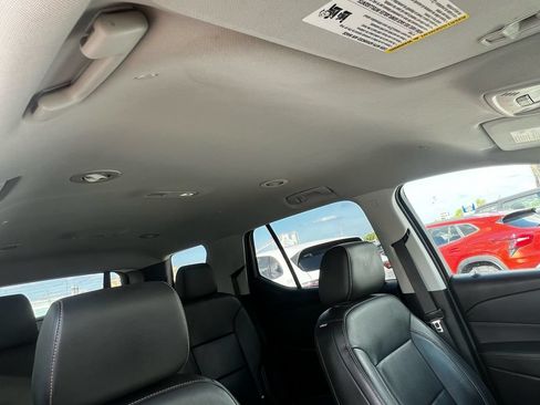 Used 2020 Chevrolet Traverse LT w/ LT Premium Package AWD/4WD image 32