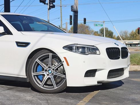 Used 2015 BMW M5 image 3
