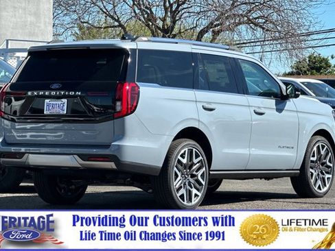 New 2026 Ford Expedition Platinum image 4