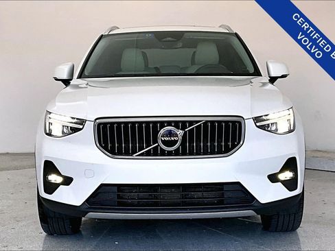 Used 2023 Volvo XC40 B4 Plus w/ Protection Package Premier image 5