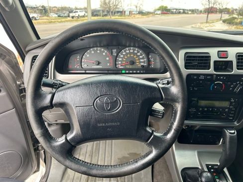 Used 2002 Toyota 4Runner SR5 image 20