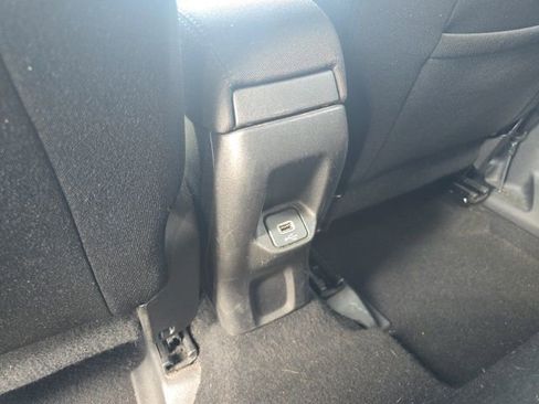 Used 2019 Jeep Renegade Latitude image 21