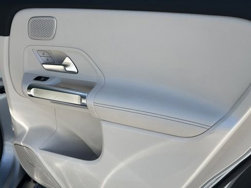 Certified 2025 Mercedes-Benz GLB 250 image 19