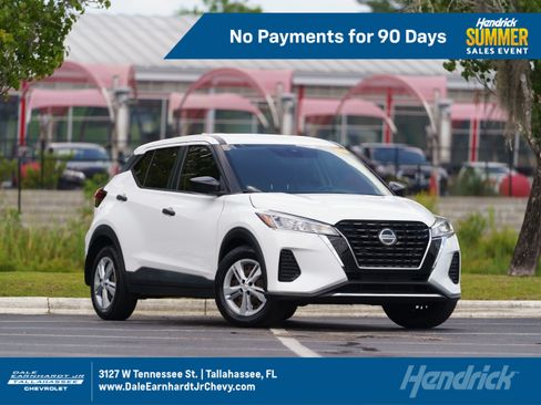 Used 2021 Nissan Kicks S FWD image 1