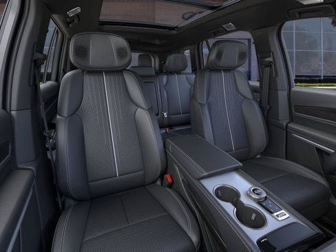 Used 2027 Cadillac Vistiq Sport w/ LPO, Floor Liner Package AWD/4WD image 40
