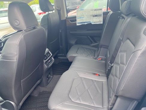 New 2026 Volkswagen Atlas SE image 10