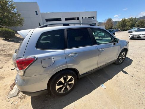 Used 2017 Subaru Forester 2.5i Premium AWD/4WD image 10