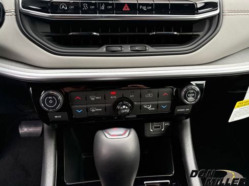 New 2026 Jeep Compass Limited image 17