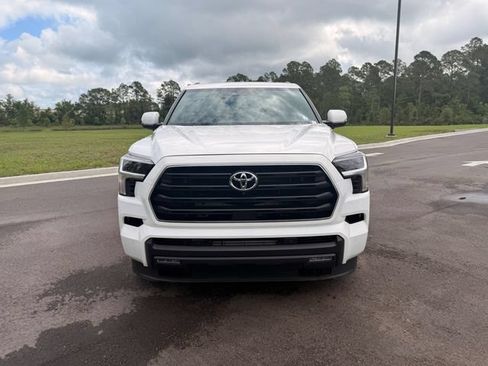 Used 2025 Toyota Sequoia SR5 AWD/4WD image 18