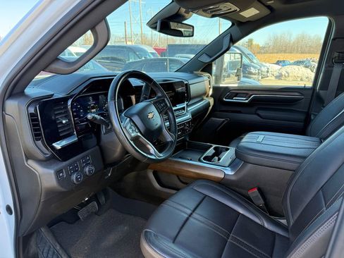 Used 2024 Chevrolet Silverado 2500 High Country w/ Z71 Off-Road Package image 3