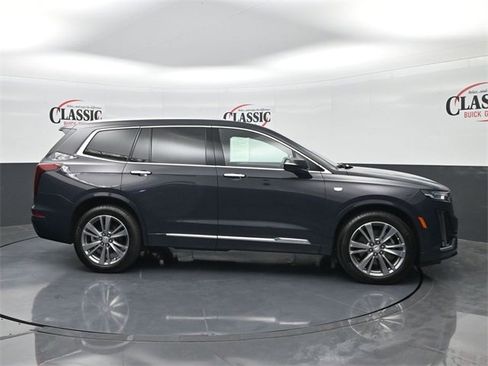 Used 2025 Cadillac XT6 Premium Luxury image 6