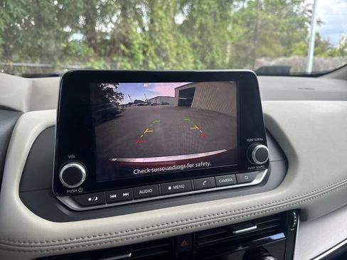 Used 2023 Nissan Rogue SV FWD image 22