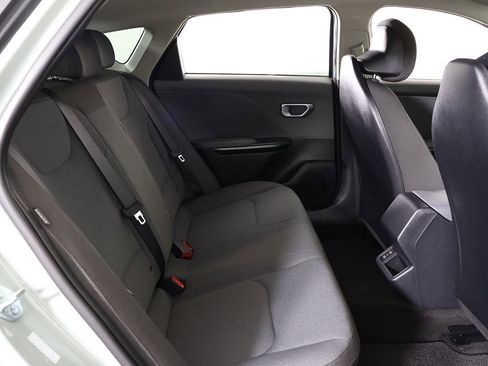 Used 2025 Kia K4 FWD image 32