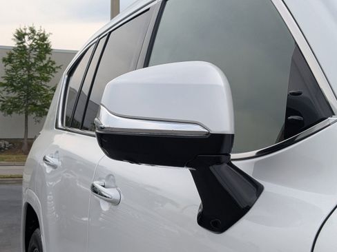 New 2026 Lexus LX 600 4WD w/ Accessory Package (2T) image 11