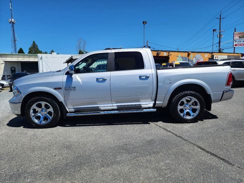 Used 2016 RAM 1500 Laramie w/ Convenience Group AWD/4WD image 9