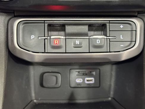 Used 2022 GMC Acadia AT4 w/ Technology Package image 16