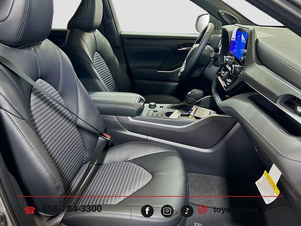 New 2026 Toyota Highlander XSE AWD/4WD image 30