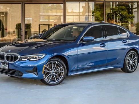 Used 2022 BMW 330i xDrive Sedan w/ Driving Assistance Package AWD/4WD image 2