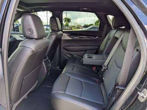 Certified 2022 Cadillac XT5 Premium Luxury w/ Technology Package image 17