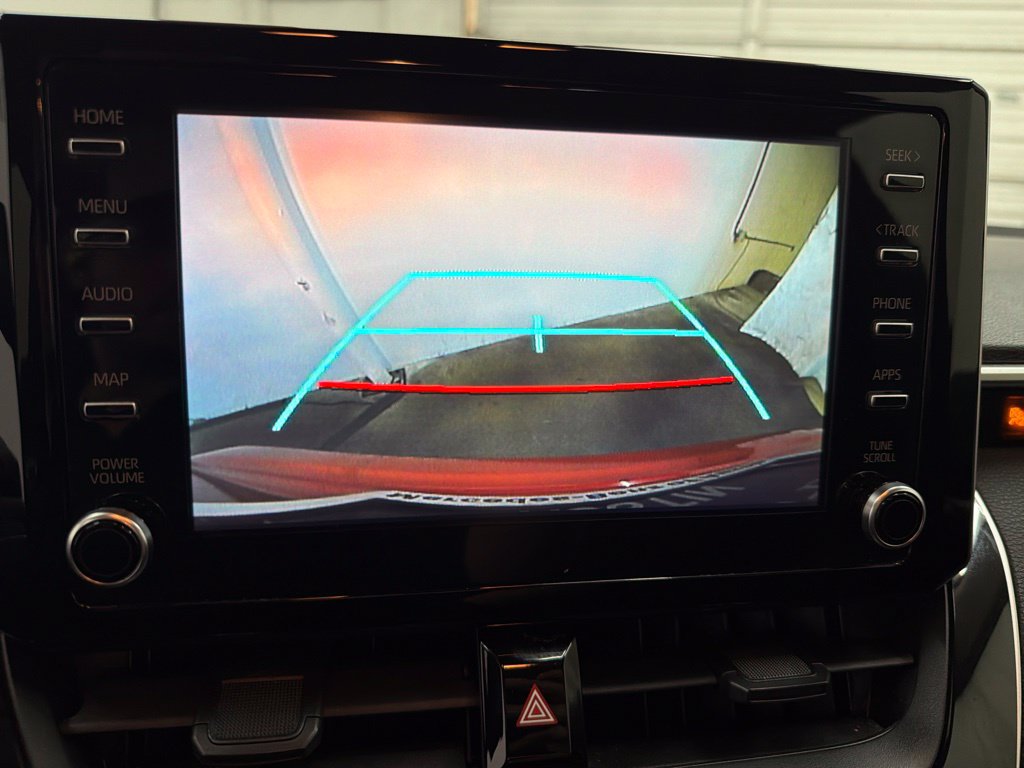 Used 2020 Toyota Corolla LE FWD image 18