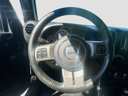 Used 2017 Jeep Wrangler Sport AWD/4WD image 12
