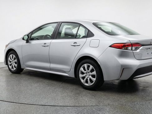 Used 2025 Toyota Corolla LE FWD image 6