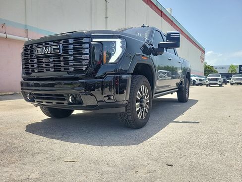 Used 2026 GMC Sierra 2500 Denali Ultimate AWD/4WD image 2