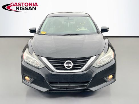 Used 2018 Nissan Altima 2.5 SV w/ 2.5 SV Technology Package image 2