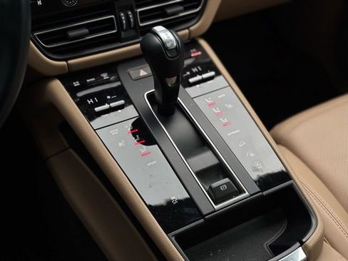 Used 2023 Porsche Macan image 44