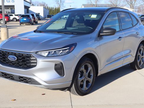 Used 2023 Ford Escape ST-Line w/ Tech Pack #1 image 2