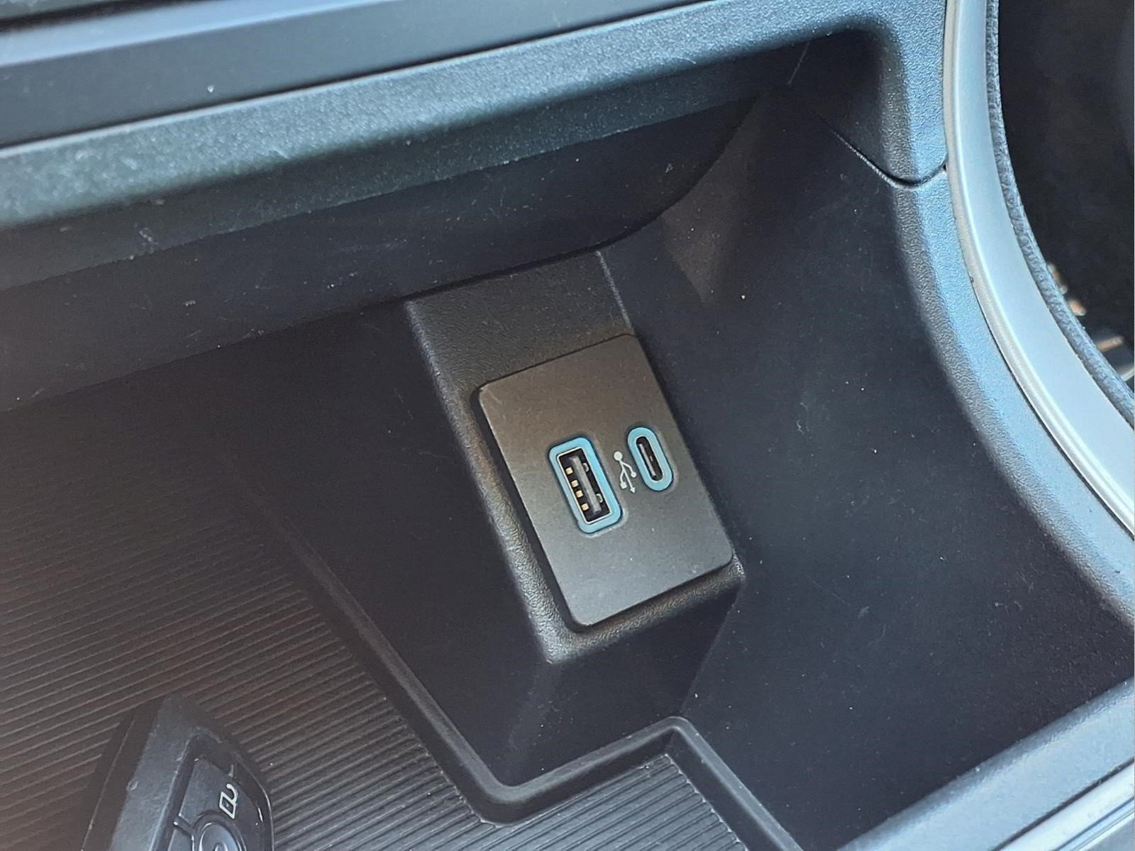 Used 2024 Ford Edge SEL AWD/4WD image 12