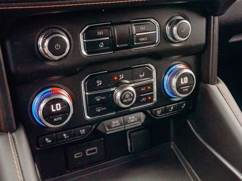 Used 2023 GMC Yukon AT4 w/ AT4 Premium Package AWD/4WD image 20
