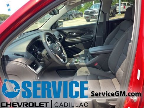 Used 2023 GMC Terrain SLE w/ Elevation Edition FWD image 13