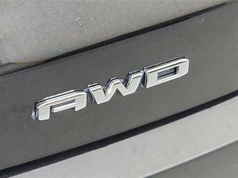 Used 2023 GMC Acadia SLE w/ Driver Convenience Package image 25