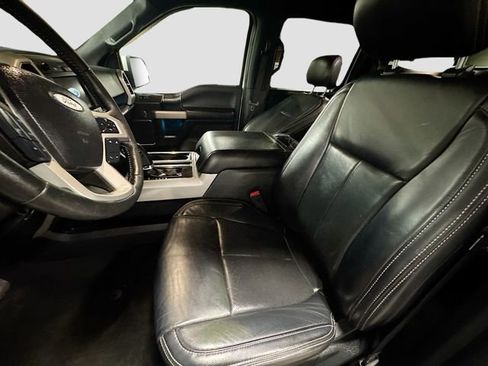 Used 2019 Ford F150 Lariat w/ Equipment Group 502A Luxury AWD/4WD image 18