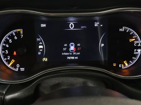 Used 2022 Jeep Grand Cherokee Limited RWD image 4