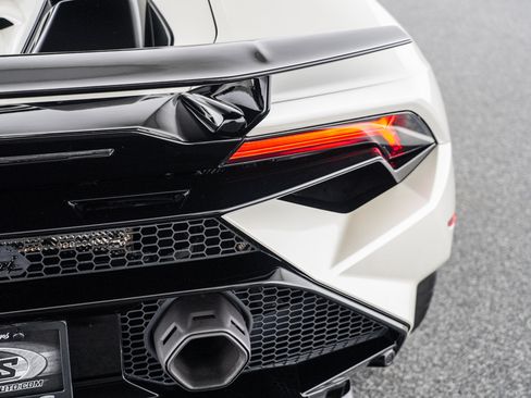 Used 2023 Lamborghini Huracan Tecnica RWD image 39
