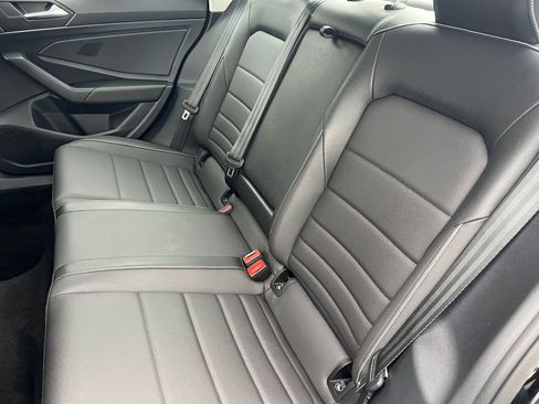 Used 2024 Volkswagen Jetta SE image 12