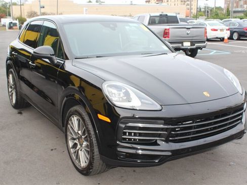 Used 2022 Porsche Cayenne Platinum Edition AWD/4WD image 4