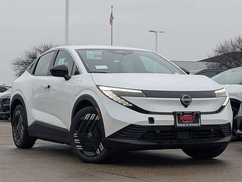 New 2026 Nissan Leaf image 2