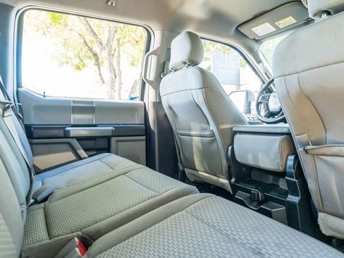 Used 2015 Ford F150 XLT w/ Equipment Group 302A Luxury image 40