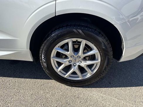 Used 2020 Volvo XC60 T5 Momentum image 9