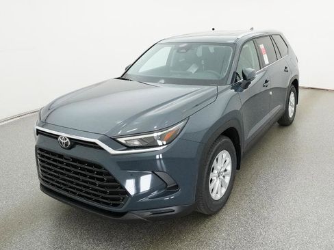 New 2026 Toyota Grand Highlander XLE image 3