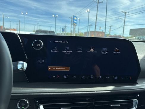 New 2026 Chevrolet Traverse LT w/ Sun and Wheel Package image 28